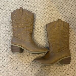 Women's Tan Western Boots